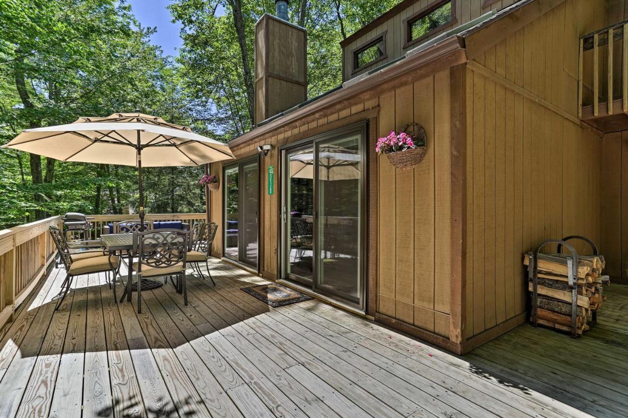 Bear Den Rustic Pocono Lake Home With Game Room! Exteriör bild