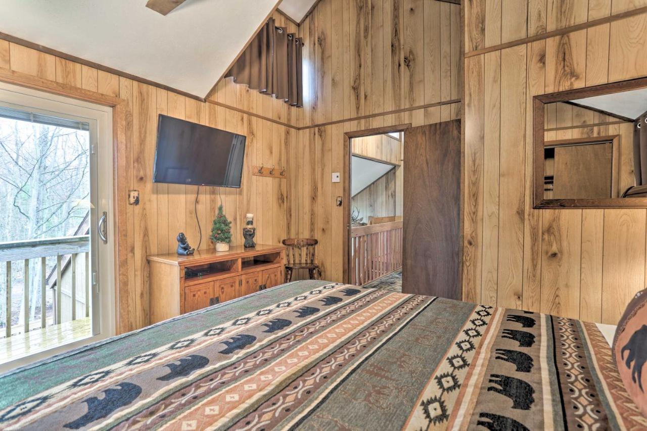 Bear Den Rustic Pocono Lake Home With Game Room! Exteriör bild