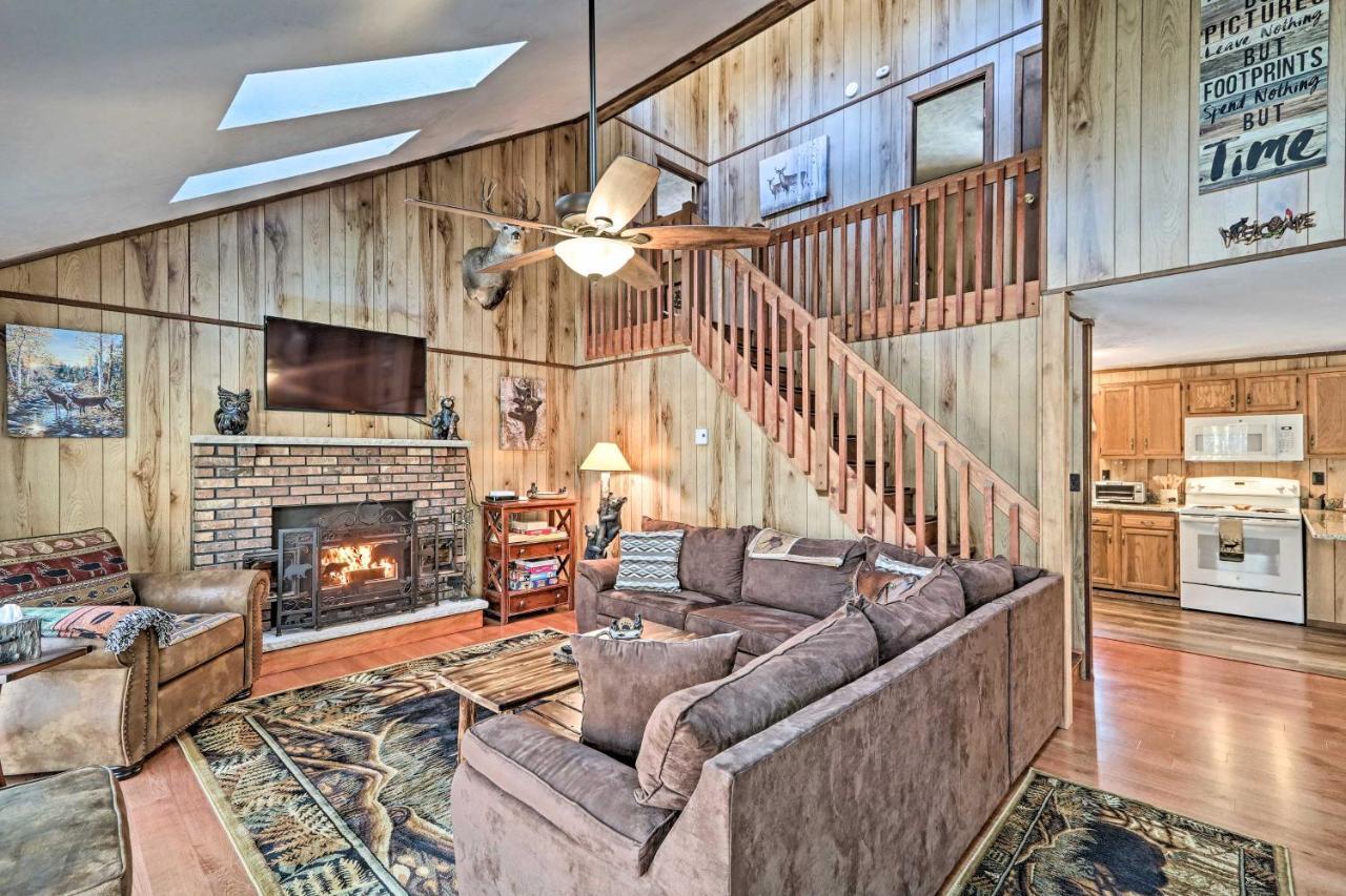 Bear Den Rustic Pocono Lake Home With Game Room! Exteriör bild