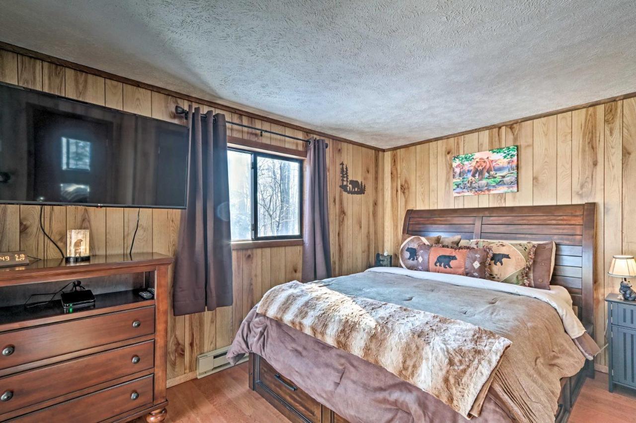 Bear Den Rustic Pocono Lake Home With Game Room! Exteriör bild